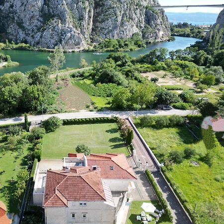 Apartment Emmi Omiš Buitenkant foto