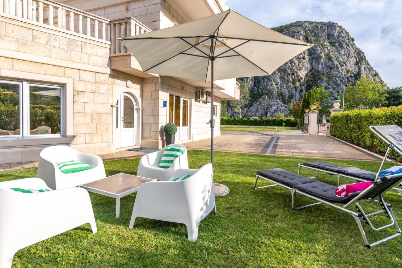 Apartment Emmi Omiš Buitenkant foto
