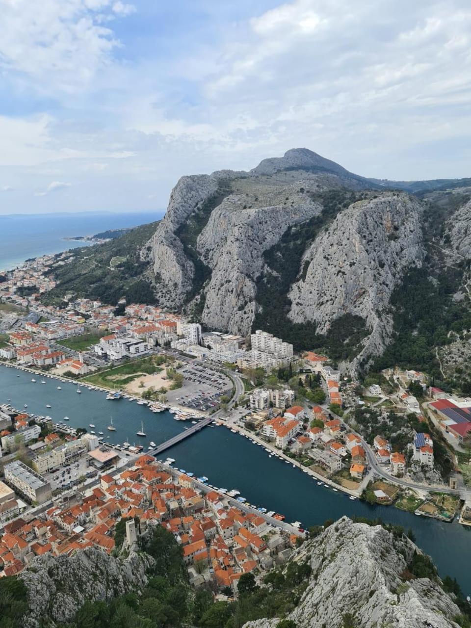 Apartment Emmi Omiš Buitenkant foto